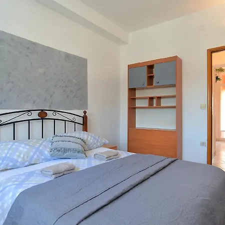 Apartment Fuer 8 Personen Ca 100 Qm In Fazana-surida, Istrien Istrische Riviera Valbandon