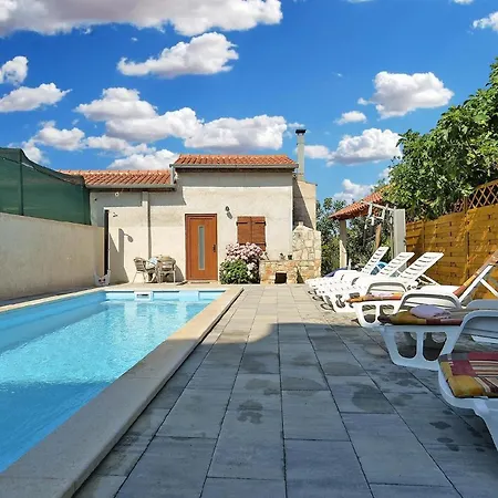 Apartment Fuer 8 Personen Ca 100 Qm In Fazana-surida, Istrien Istrische Riviera *